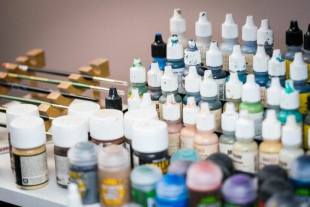 Best miniature painting cases, portable hobby paint station, and miniature paint workstations for modeling and hobbyists – Best portable hobby workstation for painting miniatures and models – tips and guide for paint organizers - model paint case and box - hobby stuff image