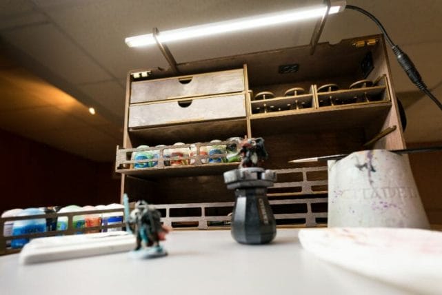 Frontier Wargaming Portable Paint Station Paint Case Review – Best painting station for painting miniatures and models – hobby paint station review – Frontier wargaming paint case for miniatures and hobbies – travel and portable miniature painting stations for hobbyists – LED brightness level