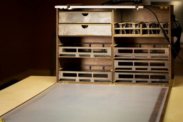 Frontier Wargaming Portable Paint Station Paint Case Review – Best painting station for painting miniatures and models – hobby paint station review – Frontier wargaming paint case for miniatures and hobbies – travel and portable miniature painting stations for hobbyists – above wide angle light bar LED lighting