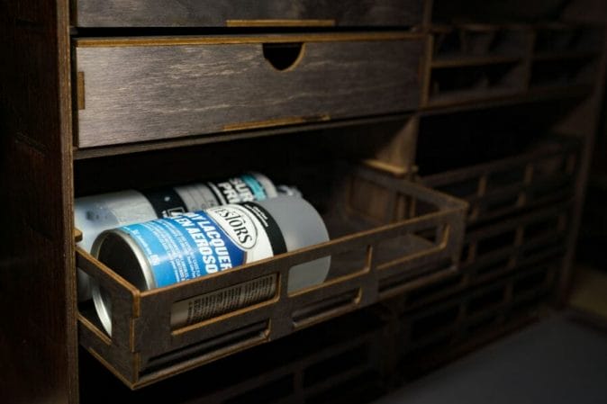 Frontier Wargaming Portable Paint Station Paint Case Review – Best painting station for painting miniatures and models – hobby paint station review – Frontier wargaming paint case for miniatures and hobbies – travel and portable miniature painting stations for hobbyists – drawer closing with paint cans