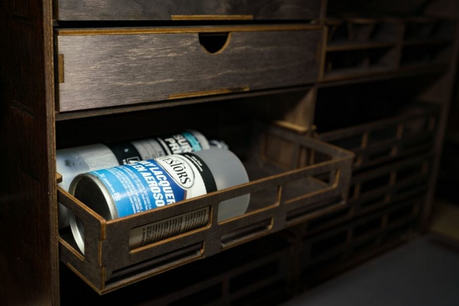 Frontier Wargaming Portable Paint Station Paint Case Review – Best painting station for painting miniatures and models – hobby paint station review – Frontier wargaming paint case for miniatures and hobbies – travel and portable miniature painting stations for hobbyists – drawer closing with paint cans