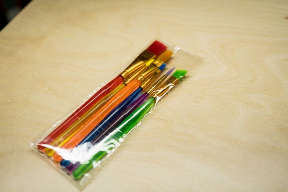 Best paint sets for kids – paint set for kids – acrylic paint for kids – deluxe paint set for kids review – hobby arts and crafts - paint brushes