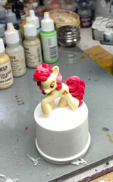 How to repaint dolls - how to repaint toy dolls - my little pony repainting - tutorial to repaint toys and dolls - my little pony pinkie pie custom painting - top down image