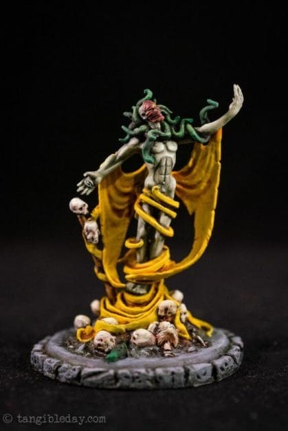 3 Best Things You Can Do With a Wet Palette - what a wet palette is best for - The King in Yellow from Cthulhu wars painting projects