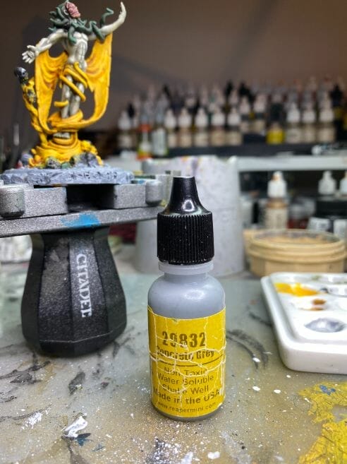 How to paint yellow models – shading yellow miniatures – painting yellow miniatures – painting board game miniatures – Cthulhu wars painting – Petersen Games - how to shade yellow minis – how to paint yellow minis and models – quick yellow painting – best yellow paint - concrete light gray paint