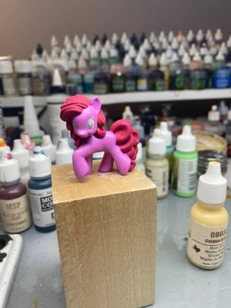 How to repaint dolls - how to repaint toy dolls - my little pony repainting - tutorial to repaint toys and dolls - my little pony pinkie pie custom painting - custom repaint doll