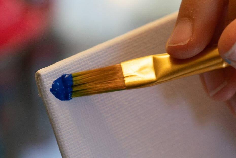 Best paint sets for kids – paint set for kids – acrylic paint for kids – deluxe paint set for kids review – hobby arts and crafts - blue painting canvas