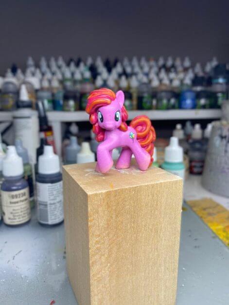 How to repaint dolls - how to repaint toy dolls - my little pony repainting - tutorial to repaint toys and dolls - my little pony pinkie pie custom painting - custom painted toy doll
