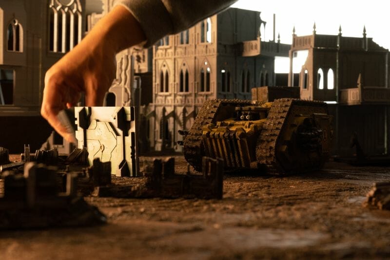 Pros and Cons of a Lightbox - How to Take Better Miniature Photos Without a Lightbox - Tips for Taking Better Pictures of Miniatures and Minis Without a Photobox studio - tips for hobby photography - miniature photography - hand image setup