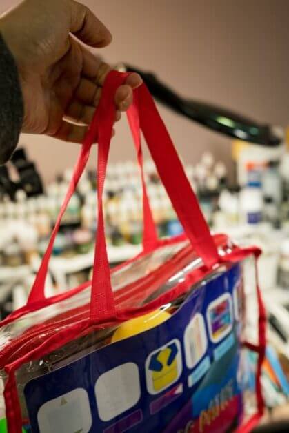 Best paint sets for kids – paint set for kids – acrylic paint set – paint for kids – acrylic paint for kids – deluxe paint set for kids review – hobby arts and crafts - handle case