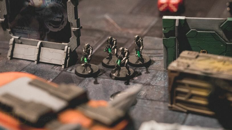Is Warhammer 40K Worth It? Why You Need to Play Warhammer 40k - Is Warhammer 40k expensive? - Should I start playing warhammer 40000 - why you should play WH40k - Necron warriors emerge