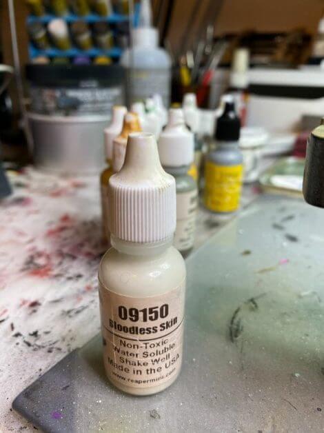 How to paint yellow models – shading yellow miniatures – painting yellow miniatures – painting board game miniatures – Cthulhu wars painting – Petersen Games - how to shade yellow minis – how to paint yellow minis and models – quick yellow painting – best yellow paint - bloodless skin paint