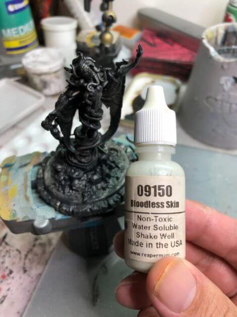 How to paint yellow models – shading yellow miniatures – painting yellow miniatures – painting board game miniatures – Cthulhu wars painting – Petersen Games - how to shade yellow minis – how to paint yellow minis and models – quick yellow painting – best yellow paint - skin tone paint