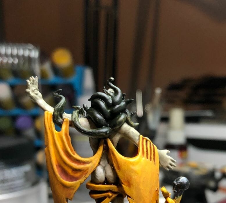 How to paint yellow models – shading yellow miniatures – painting yellow miniatures – painting board game miniatures – Cthulhu wars painting – Petersen Games - how to shade yellow minis – how to paint yellow minis and models – quick yellow painting – best yellow paint - close up  green snakes