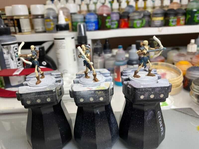 Guide for “Dipping” Miniatures to Speed Paint (Army Painter Quickshade Review) - Minwax Polyshades miniatures – Army Painter Quick Shade Alternatives – minwax polyshades for miniature painting - army painter quickshade review - army painter strong tone wash - base coat painted minis