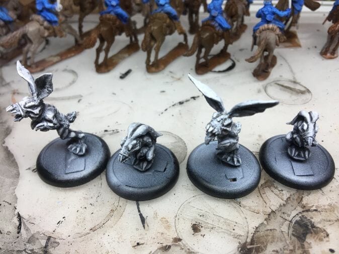 Use an Expressive Miniature Painting Style - What is expressive miniature painting? - Expressive painting - painterly styles for miniatures - 10 ways to paint miniatures expressively - 10 creative ideas for more expressive and unique miniature painting - crabbits black and white zenithal