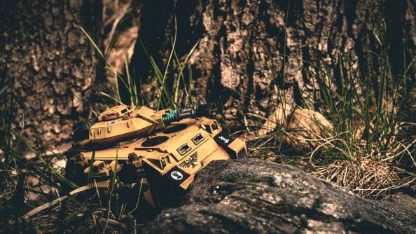 Take Professional Pictures of Your Miniatures Helpful Tips - Taking better photos of minis – photography tips for taking pictures of miniatures – simple tips for taking great photos of your painted miniatures – photography tips to help you produce better pictures – miniature photography guide - 