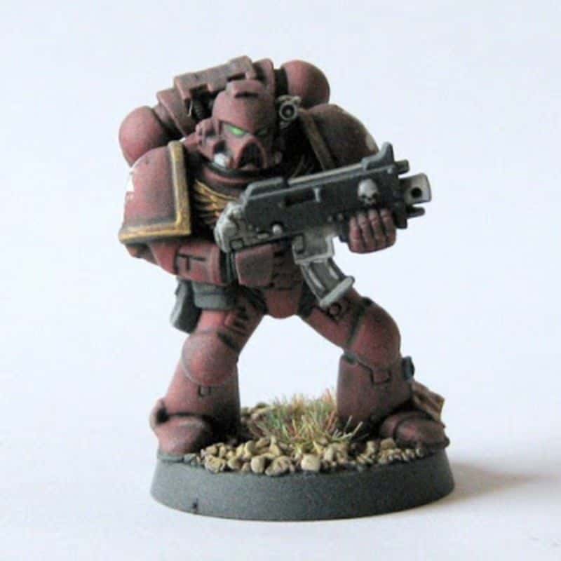 How to fix foggy varnish on miniatures - solve frosting after varnishing - how to stop frosted varnish on miniatures and models - fix cloudy matte varnish on models - fixing foggy miniature varnish - Frosty space marine