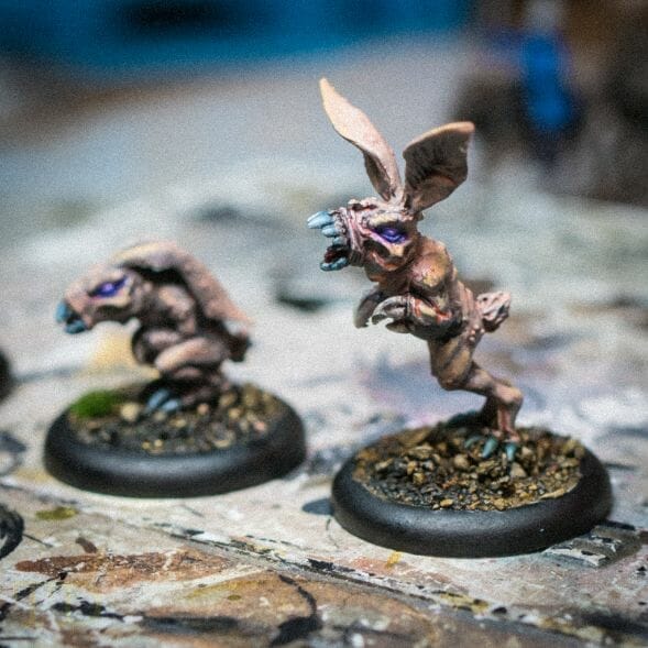 Use an Expressive Miniature Painting Style - What is expressive miniature painting? - Expressive painting - painterly styles for miniatures - 10 ways to paint miniatures expressively - 10 creative ideas for more expressive and unique miniature painting - inked crabbits