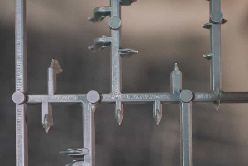 9 Recycling Ideas for Old Sprues from Warhammer and Model Kits - sprue terrain with Warhammer 40k kits – recycling Warhammer sprues – sprue plastic clipped close up