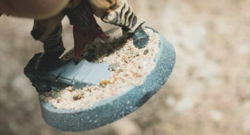 Basing Miniatures with Sand (Quick Method) - how to base miniatures with sand - sand basing models - realistic bases for miniatures - sand base to model scale dirt