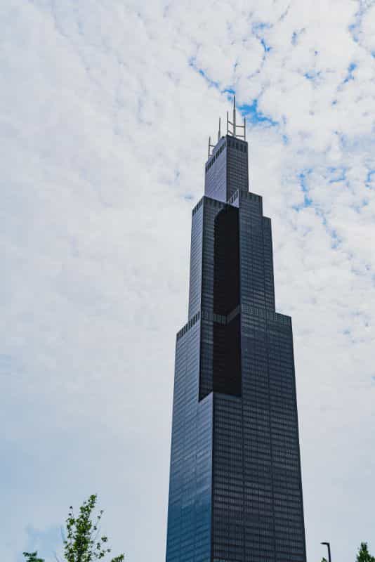 How to take great miniature photos - how to take better pictures of miniatures and models - How to take better scale model pictures and photographs - Willis Tower Chicago lego model