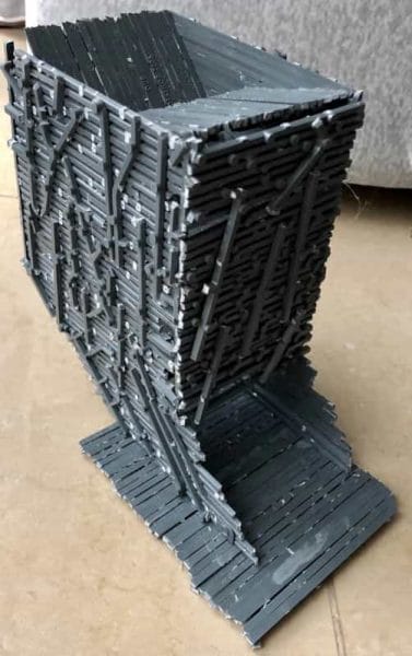 9 Recycling Ideas for Old Sprues from Warhammer and Model Kits - sprue terrain with Warhammer 40k kits – recycling Warhammer sprues – dice tower from sprues