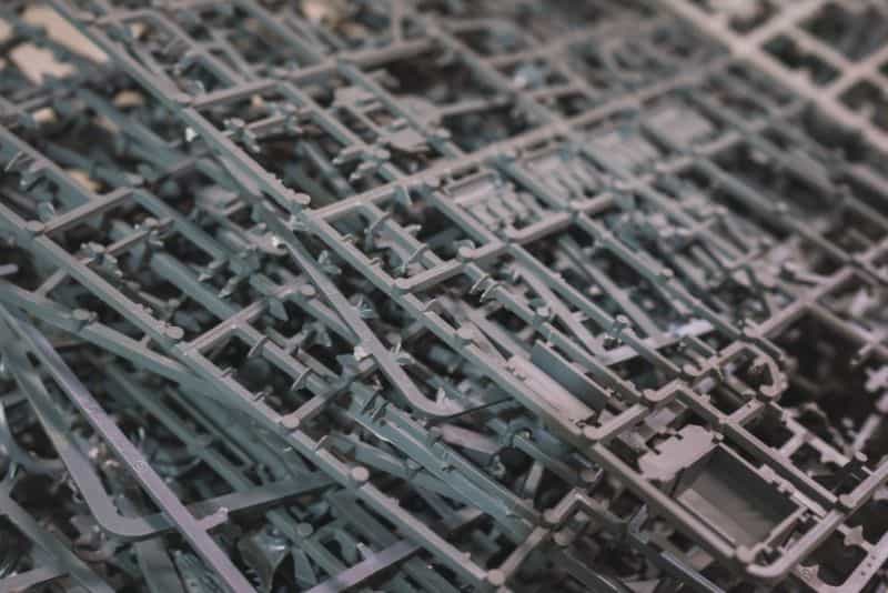 9 Recycling Ideas for Old Sprues from Warhammer and Model Kits - sprue terrain with Warhammer 40k kits – recycling Warhammer sprues – close up plastic sprues