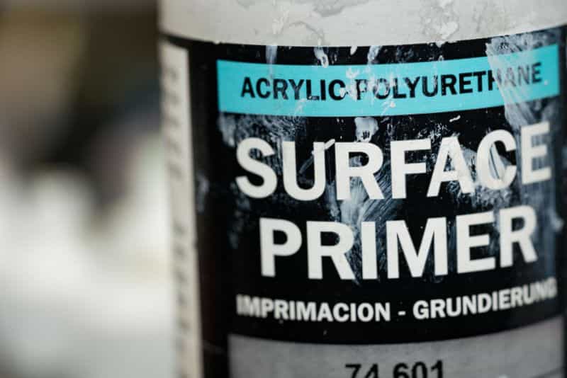 Miniature Painting Tips for Beginners - tips for beginner miniature painters - painting miniatures for beginners - vallejo surface primer label close up