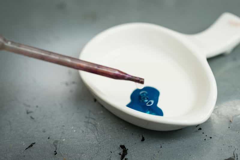 How to thin acrylic paint for airbrushes – how to thin paint for airbrushing miniatures and models –  What and how to thin hobby paint for your airbrush - diluting paint with water with eye dropper