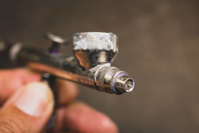 Badger Airbrushes: Best Beginner to Advanced Models for Painting Miniatures? - best badger airbrush for miniature painting - nozzle first view of Badger airbrush