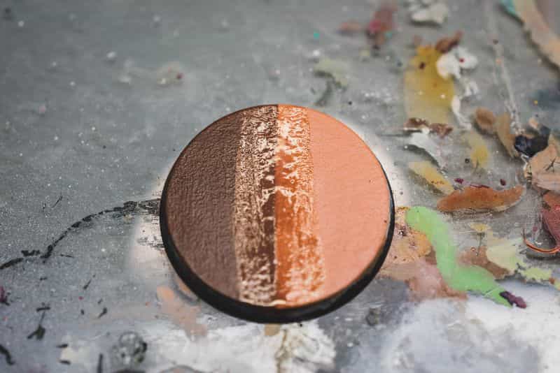 Acrylic painting guide for miniatures - basecoat layer glaze what's the difference - how to use acrylic paints with miniatures - basecoating, layering, and glazing - blending two base colors