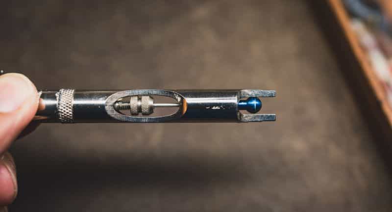 Badger Patriot 105 Airbrush Review (Full User Experience) - badger patriot 105 review - patriot airbrush review - Badger airbrush review for miniature painting - needle end