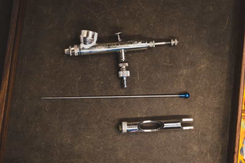 Badger Patriot 105 Airbrush Review (Full User Experience) - badger patriot 105 review - patriot airbrush review - Badger airbrush review for miniature painting - disassembly