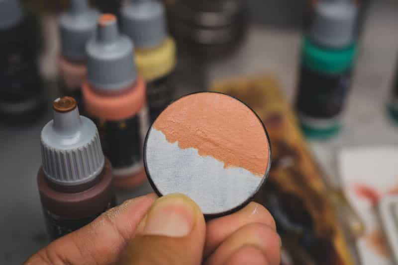Acrylic painting guide for miniatures - basecoat layer glaze what's the difference - how to use acrylic paints with miniatures - basecoating, layering, and glazing - two thick coats