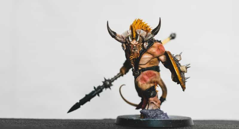 Black or White Backgrounds for Miniature Photos: What’s Right For You? - black or white background for miniatures - miniature photo background - age of sigmar warhammer model white background