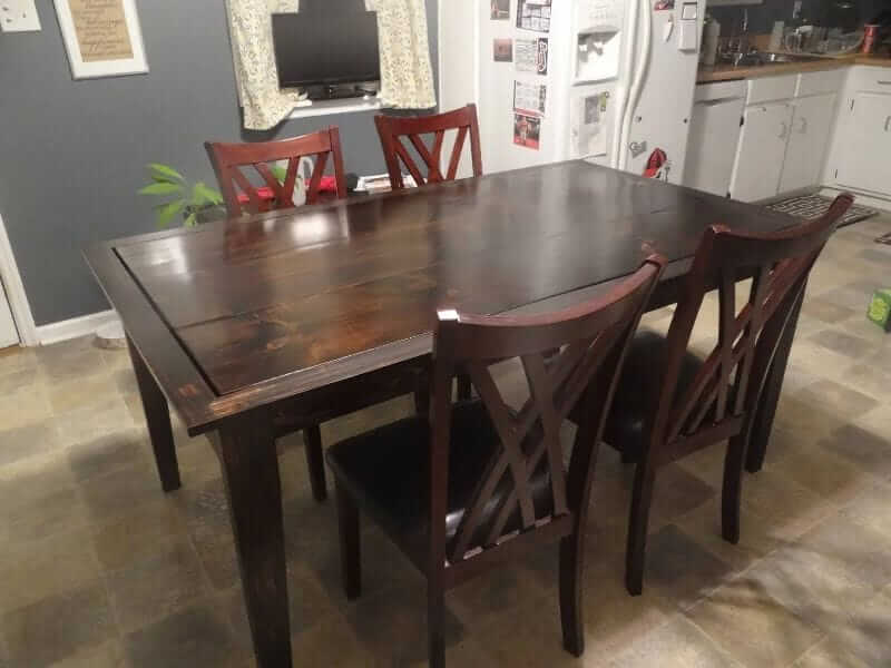 10 Great Wargaming Tables for RPGs and Tabletop Games - best game tables for RPGs - best wargaming table for warhammer - closed dinning room tabletop 