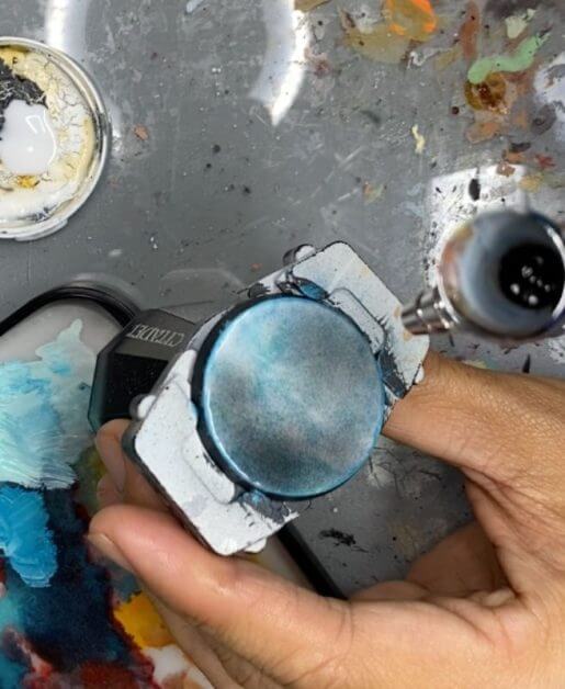 How to Paint a Cracked Base in 5 Minutes (Tutorial) - how to paint cracked earth bases for miniatures - paint cracked bases - airbrush black paint over wet glue