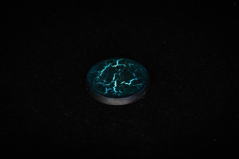 final cracked base with glowing blue cracks