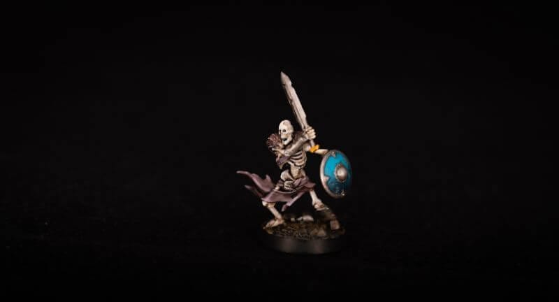 How to Paint Skulls and Bone on Miniatures (3 Easy Steps) - weathering and battle damage on bone