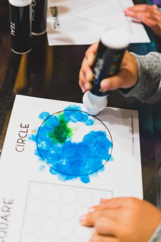 "Chalkola Dot Markers" for Creative Little Kids (Review) - ink marker review for kids - dot markers for little children - circle coloring