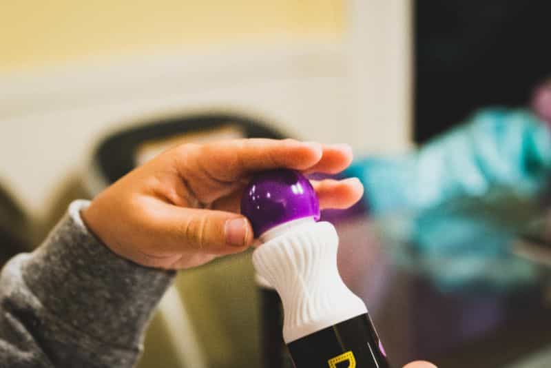 "Chalkola Dot Markers" for Creative Little Kids (Review) - ink marker review for kids - dot markers for little children - purple cap
