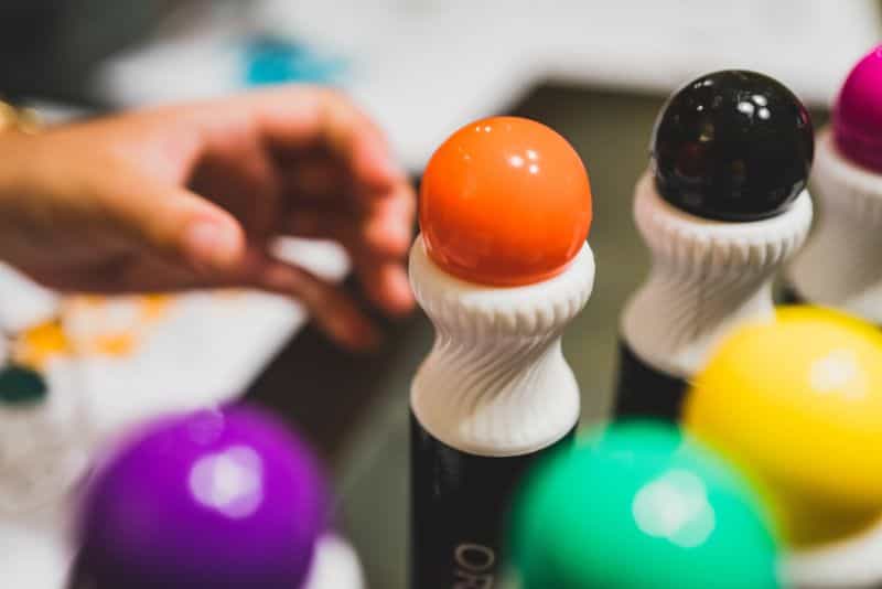 "Chalkola Dot Markers" for Creative Little Kids (Review) - ink marker review for kids - dot markers for little children - hand reaching for cap