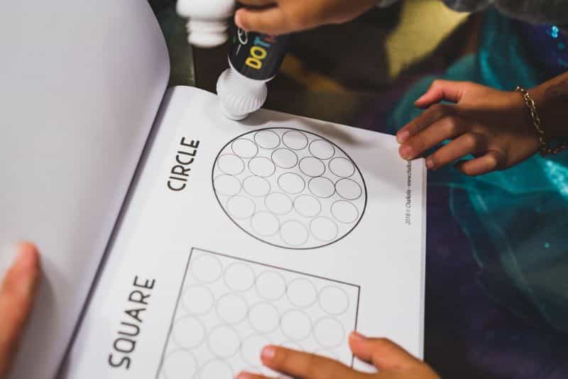 "Chalkola Dot Markers" for Creative Little Kids (Review) - ink marker review for kids - dot markers for little children - dots coloring book