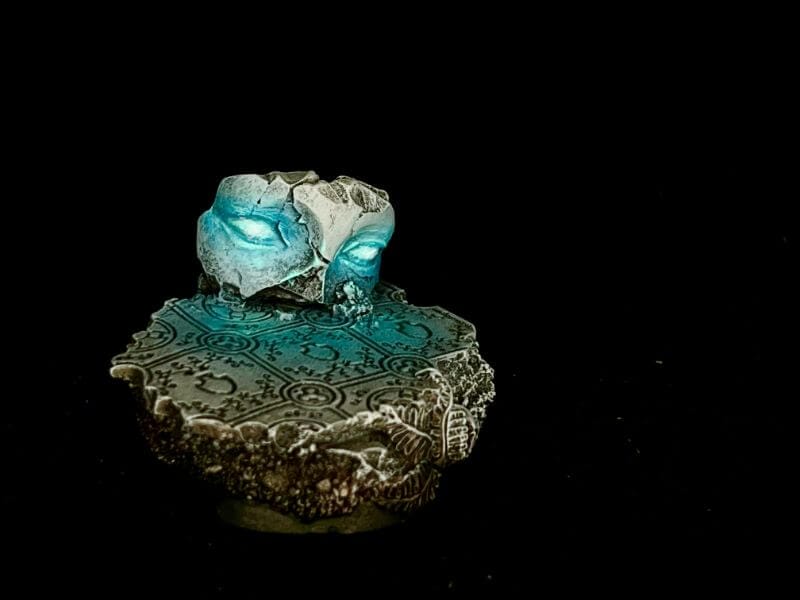 DND Miniature Paints for Dungeons and Dragons (Top 3 Sets Reviewed) - best paint sets for DND miniatures and other RPG models - stone ruin base glowy eyes