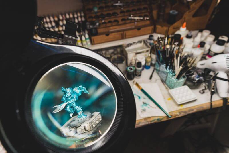 UberLight Flex Portable Miniature Hobby Lamp (Review) - magnifying lamp zoomed distorted model under lens