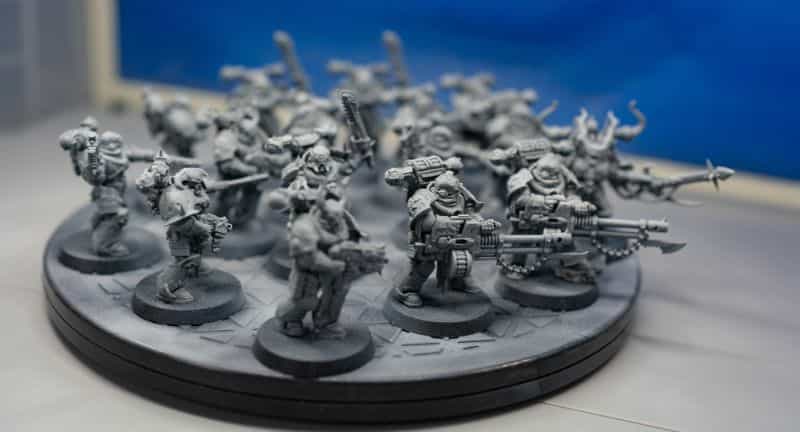 How to Use an Airbrush Spray Booth for Painting Miniatures (Guide) - how to use a spray booth for airbrushing miniatures and models - hobby spray booth tips - crowded miniatures