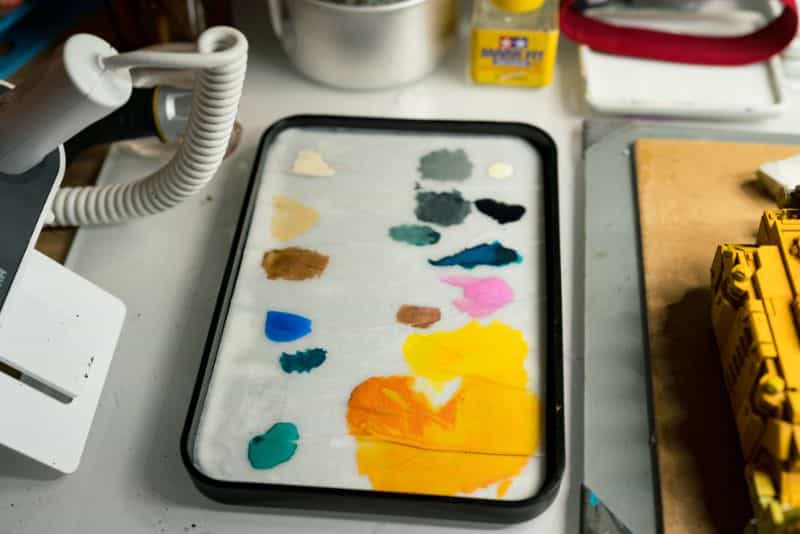The Army Painter Wet Palette Review: The Ideal Tool for Hobbyists - opened wet palette with paint in it.
