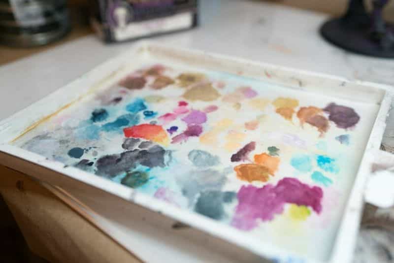 WetNDri Paint Tray Review: Best Alternative to the RGG Everlasting Wet Palette? - Wet palette review -  used paint stains on palette paper