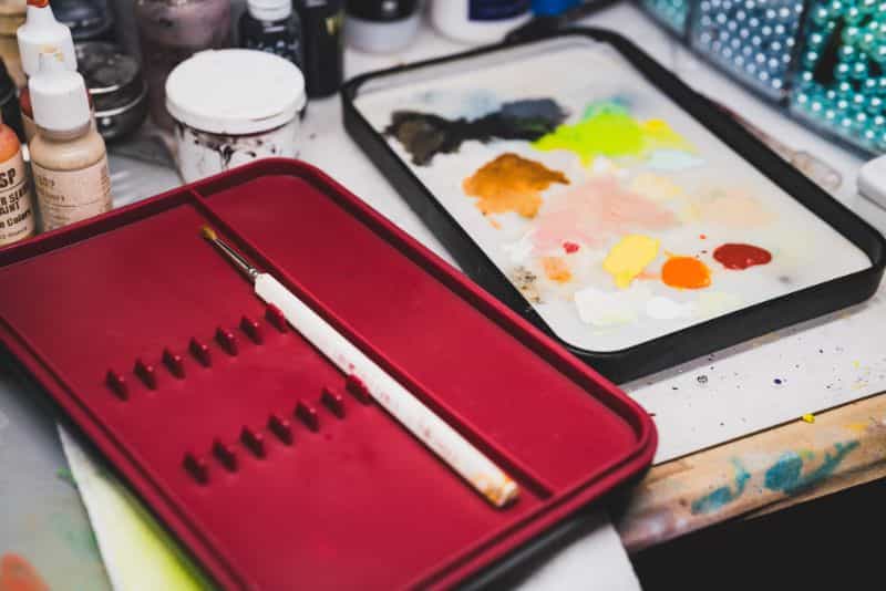 The Army Painter Wet Palette Review: The Ideal Tool for Hobbyists - open wet palette with brush storage